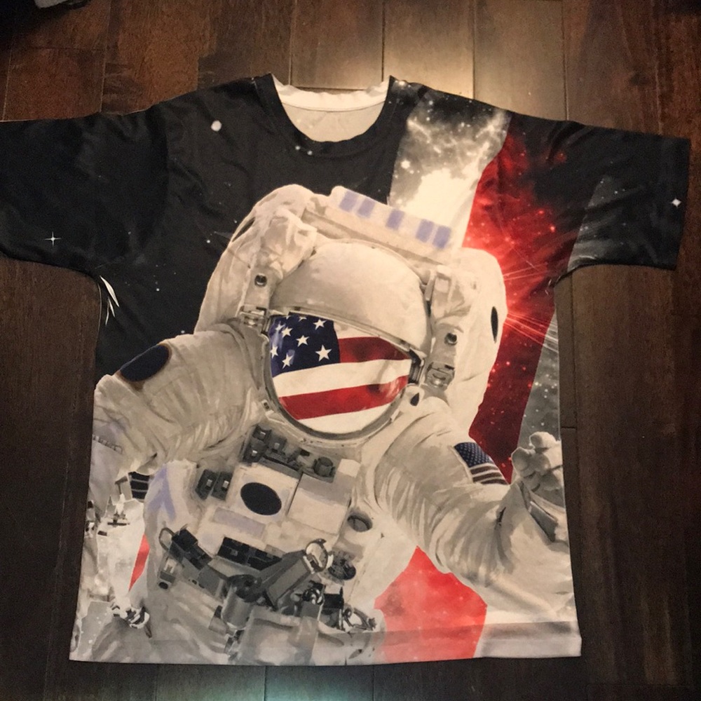 Astronaut Design T-Shirt 100% Polyester XXL New No Tag